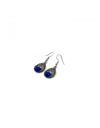 Boucles d'oreilles pendantes en métal argenté ciselé serties de pierres bleu foncé 