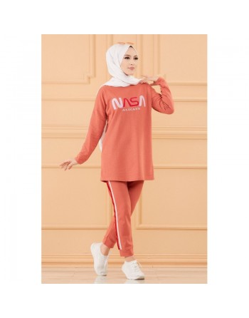 Ensemble survêtement brodé "Nasa" pour femme (Tenue de sport pour Hidjab -Boutique musulmane) - Couleur brique 