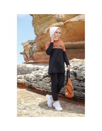 Survêtement hijab sport chic à capuche pour femme musulmane (deux pièces haut et bas) - Couleur noir et rouille 