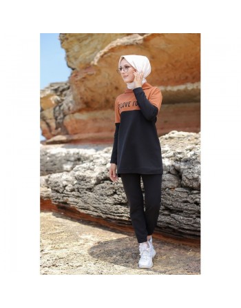 Survêtement hijab sport chic à capuche pour femme musulmane (deux pièces haut et bas) - Couleur noir et rouille 