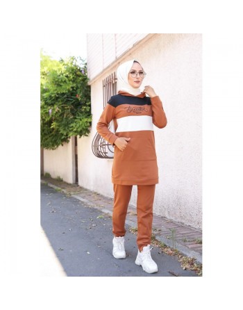 Survêtement tricolore à capuche imprimé "Breathe" (Vetement hijab décontracté et sport) - Couleur Rouille, noir et blanc 