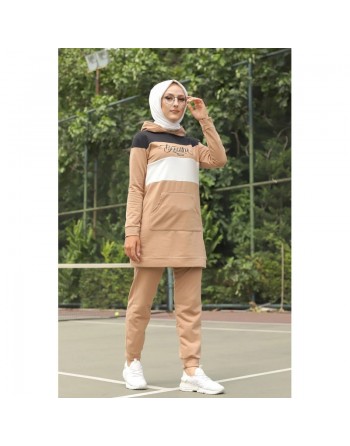 Survêtement tricolore à capuche imprimé "Breathe" (Hijab Sport-Wear) - Couleur Beige, noir et blanc 