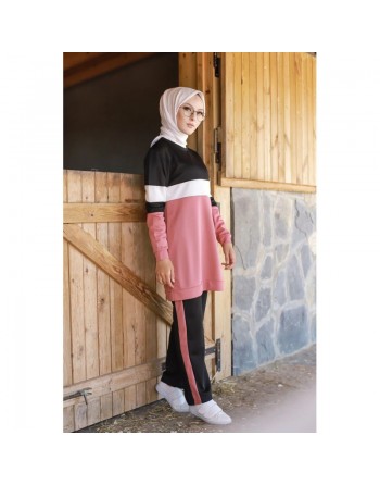 Ensemble survêtement 2 pièces de couleur noir et rose pâle (Vêtement sport et hijab pour femme) 