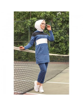 Survêtement tricolore à capuche imprimé "Breathe" (Sportswear femme voilée) - Couleur Bleu de Chanel, noir et blanc 