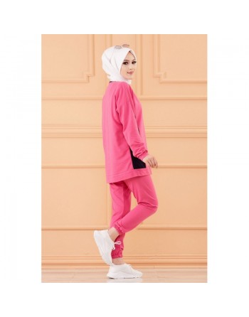 Ensemble décontracté et sport avec parties noires (Vêtement pour femme voilée et Hijab) - Couleur rose fuchsia 