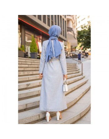 Robe à rayures boutonnée (ouverte) avec ceinture assortie (Vetement été femme voilée) - Couleur écru et bleu 