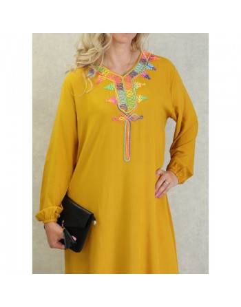 Robe fluide d'été à manches longues avec broderies multicolore - Couleur Jaune moutarde 