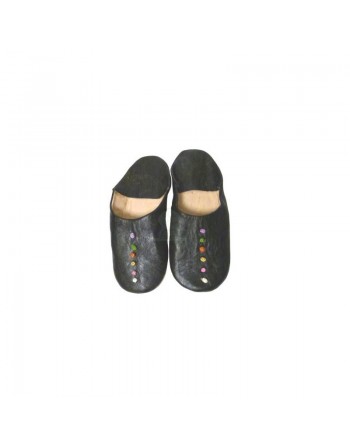 Babouche artisanale marocaine pour femme en cuir noir avec nœuds décoratifs colorés 