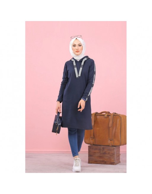 Sweatshirt long avec capuche style moderne décontracté et sport (Vetement voyage femme musulmane) - Couleur Bleu marine Sweatshirt long avec capuche style moderne décontracté et sport (Vetement voyage femme musulmane) - Couleur Bleu marine