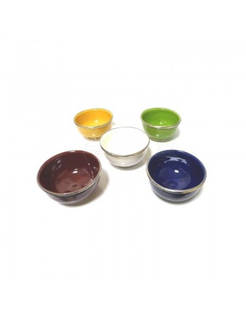 Grand bol en poterie marocain de couleur verte émaillé et cerclé de métal argenté 