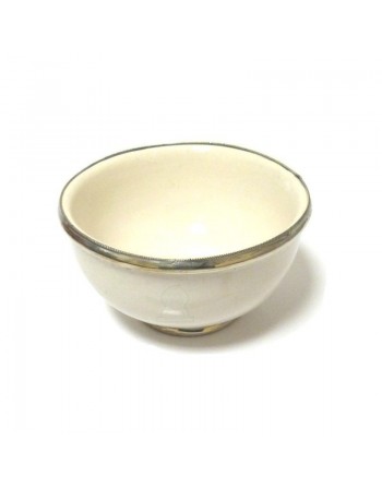 Grand bol en poterie marocain de couleur blanche émaillé et cerclé de métal argenté 