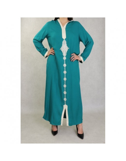 Djellaba avec capuche pour femme avec broderies - Couleur vert sapin Djellaba avec capuche pour femme avec broderies - Couleur vert sapin