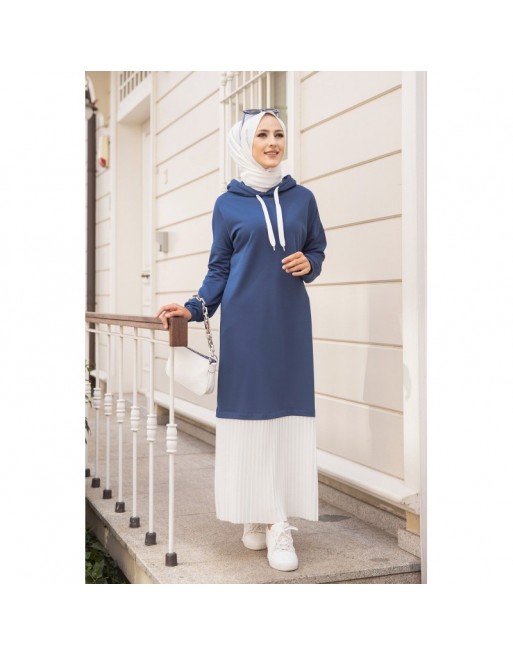 Robe longue à capuche jupe plissée intégrée (Vetement mastour pour femme musulmane) - Couleur bleu pétrole et blanc Robe longue à capuche jupe plissée intégrée (Vetement mastour pour femme musulmane) - Couleur bleu pétrole et blanc