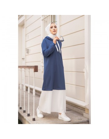 Robe longue à capuche jupe plissée intégrée (Vetement mastour pour femme musulmane) - Couleur bleu pétrole et blanc 