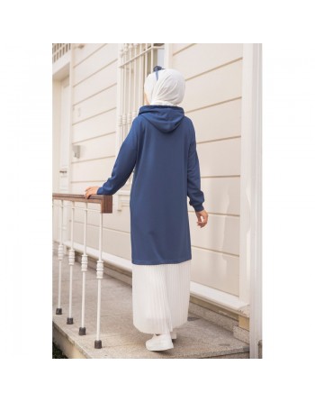 Robe longue à capuche jupe plissée intégrée (Vetement mastour pour femme musulmane) - Couleur bleu pétrole et blanc 