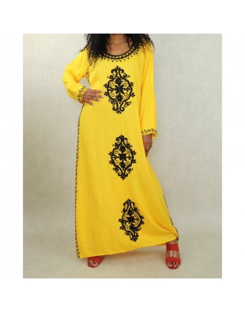 Robe orientale maxi-longue avec de nombreuses broderies à motif fleurs - Couleur jaune 