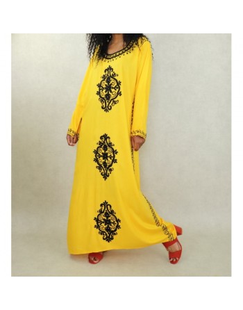 Robe orientale maxi-longue avec de nombreuses broderies à motif fleurs - Couleur jaune 
