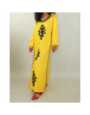 Robe orientale maxi-longue avec de nombreuses broderies à motif fleurs - Couleur jaune 