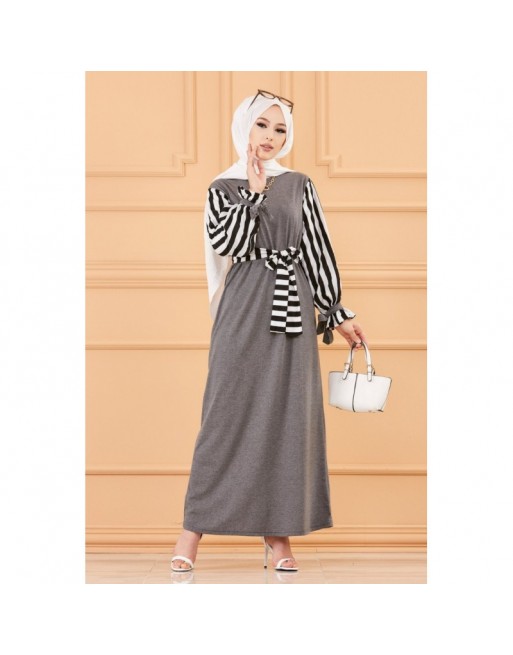 Robe avec ceinture assortie - Couleur anthracite (avec motifs blancs et noirs) Robe avec ceinture assortie - Couleur anthracite (avec motifs blancs et noirs)