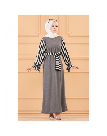 Robe avec ceinture assortie - Couleur anthracite (avec motifs blancs et noirs) 