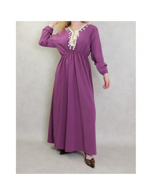 Robe longue féminine avec décoration écailles dorées et pompons - Couleur violet Robe longue féminine avec décoration écailles dorées et pompons - Couleur violet