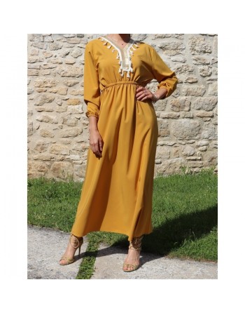 Robe longue féminine avec décoration écailles dorées et pompons - Couleur jaune 