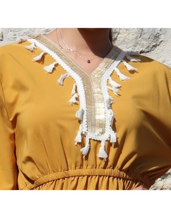 Robe longue féminine avec décoration écailles dorées et pompons - Couleur jaune 