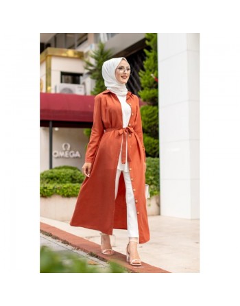 Robe boutonnée avec ceinture assortie pour femme (Tenue de ville style habillé pour hijab) - Couleur brique 