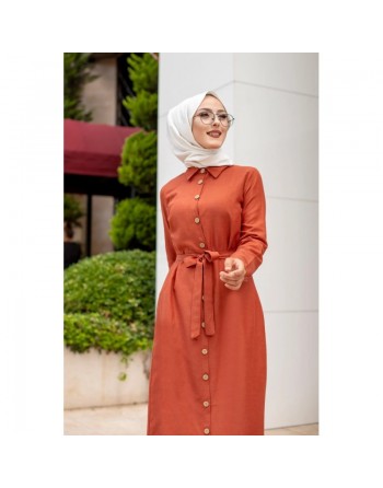 Robe boutonnée avec ceinture assortie pour femme (Tenue de ville style habillé pour hijab) - Couleur brique 