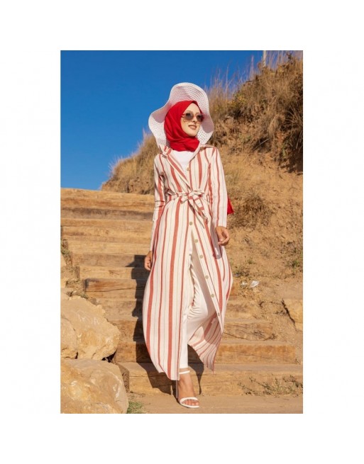 Robe chemise très longue à rayures (Vêtement décontracté pour femme musulmane) - Couleur crème et rouge Robe chemise très longue à rayures (Vêtement décontracté pour femme musulmane) - Couleur crème et rouge