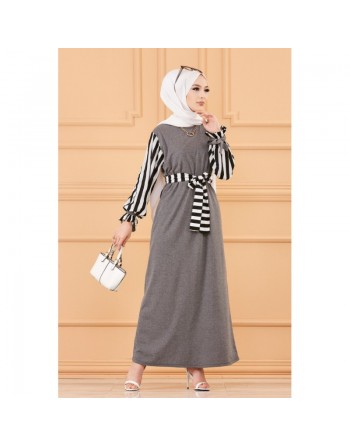 Robe avec ceinture assortie - Couleur anthracite (avec motifs blancs et noirs) 