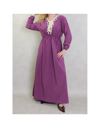 Robe longue féminine avec décoration écailles dorées et pompons - Couleur violet 