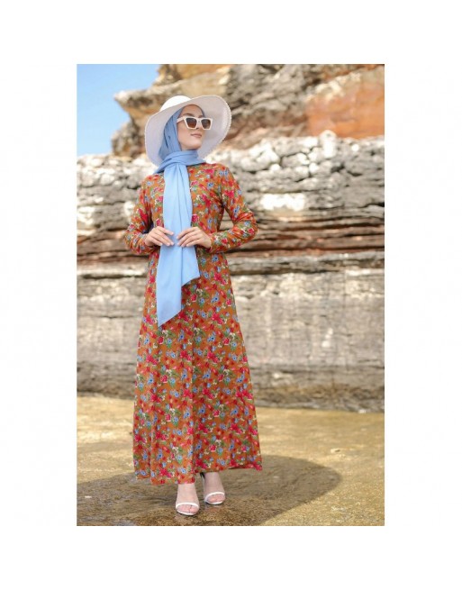 Robe musulmane longue à motif fleur multicouleur sur un fond de couleur Marron Robe musulmane longue à motif fleur multicouleur sur un fond de couleur Marron