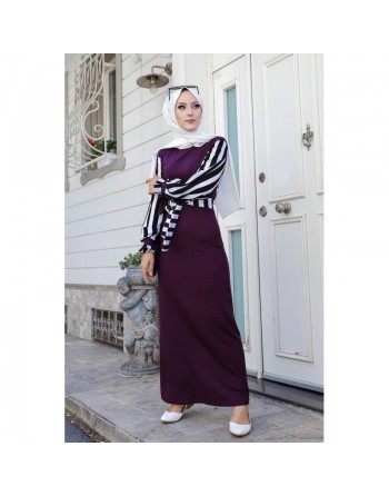 Robe pour femme musulmane - Ceinture et manche à rayure noir et blanc (Grande taille disponible) - Couleur prune 