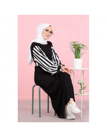 Robe longue noire à manches à rayures noires et blanches (Grandes tailles disponibles) 