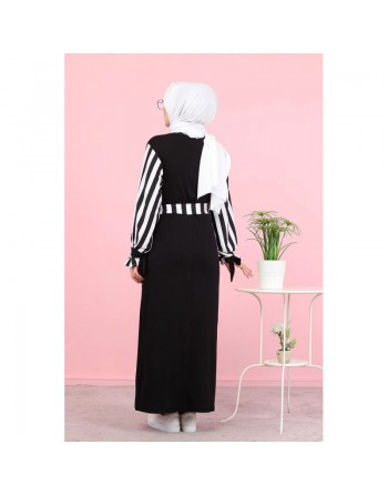 Robe longue noire à manches à rayures noires et blanches (Grandes tailles disponibles) 