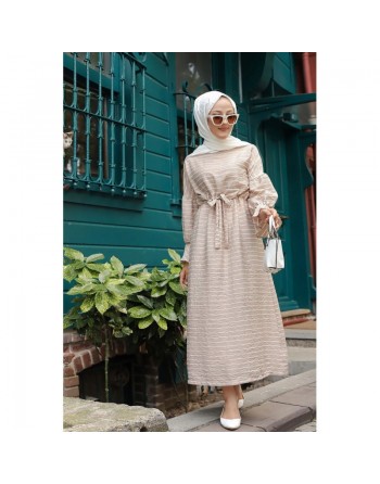 Robe longue à rayures avec ceinture pour femme voilée - Couleur beige 
