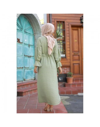 Robe longue à rayures avec ceinture pour femme voilée - Couleur Vert amande 