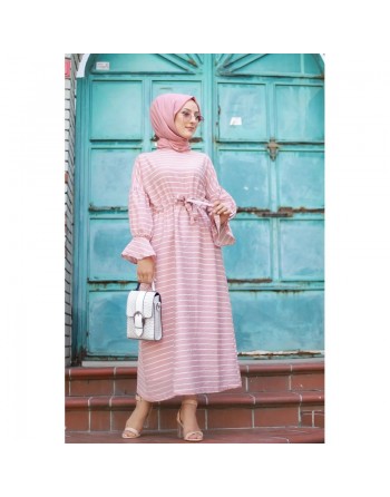 Robe longue à rayures avec ceinture pour femme voilée - Couleur rose poudré 