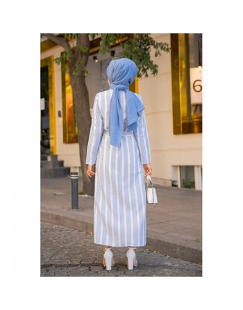 Robe chemise d'été longue à rayures (Vetement hijab chic pour femme) - Couleur blanc et bleu clair 