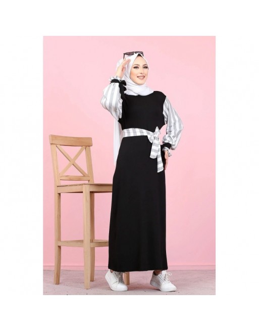 Robe longue noire à manches à rayures Grise et blanches (Grande taille disponible) Robe longue noire à manches à rayures Grise et blanches (Grande taille disponible)