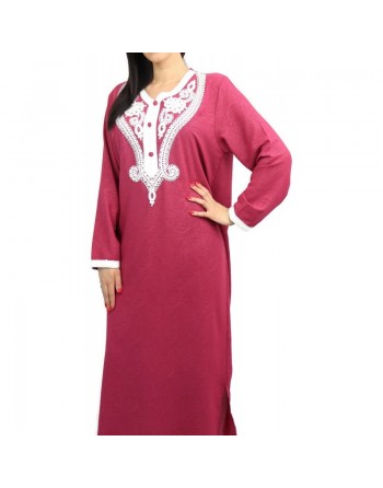 Robe longue avec broderies blanches (Plusieurs couleurs disponibles) 