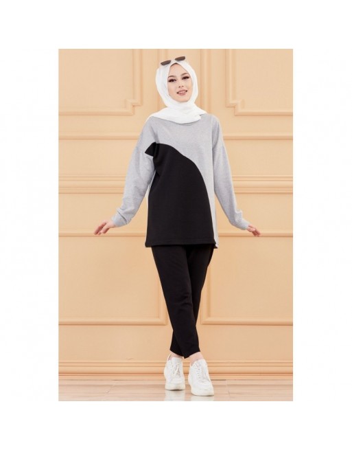 Ensemble moderne bicolore pour femme (Vêtement hijab style sport) - Couleur noir et gris Ensemble moderne bicolore pour femme (Vêtement hijab style sport) - Couleur noir et gris