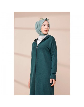 Cardigan Gilet long zippé style décontracté et sport col à capuche pour femme voilée - Couleur vert émeraude 