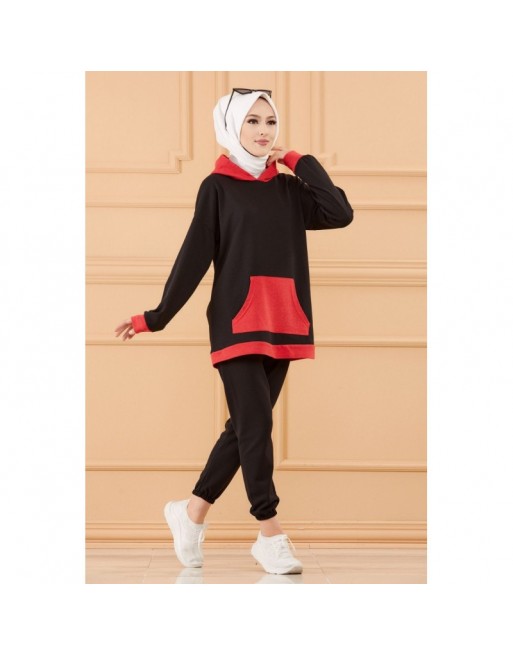 Ensemble survêtement décontracté (Vêtement de sport pour femme voilée) - Tunique couleur noir et pantalon rouge Ensemble survêtement décontracté (Vêtement de sport pour femme voilée) - Tunique couleur noir et pantalon rouge