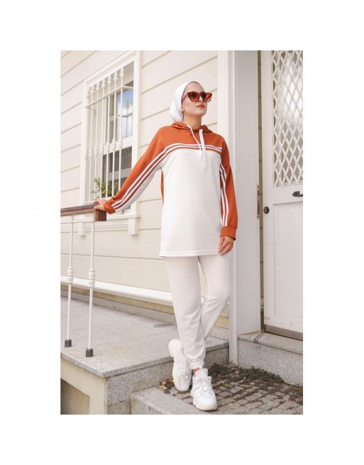 Survêtement femme (Ensemble deux pièces sweet à capuche et pantalon) - Couleur Blanc et Brique Survêtement femme (Ensemble deux pièces sweet à capuche et pantalon) - Couleur Blanc et Brique
