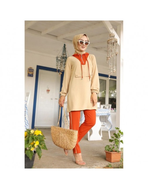 Ensemble casual tunique à capuche et pantalon (Modest Fashion) - Couleur beige et brique Ensemble casual tunique à capuche et pantalon (Modest Fashion) - Couleur beige et brique