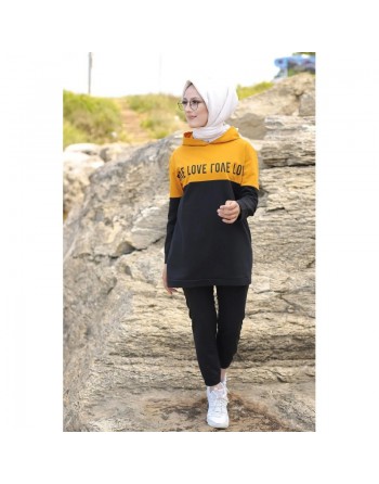 Survêtement hijab sport chic à capuche pour femme musulmane (deux pièces haut et bas) - Couleur noir et moutarde 