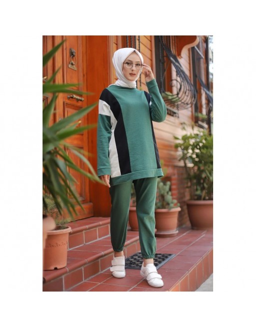 Ensemble survetement pour musulmane (Hijab Sport et Décontracté - Mode islamique) - Couleur vert foncé Ensemble survetement pour musulmane (Hijab Sport et Décontracté - Mode islamique) - Couleur vert foncé