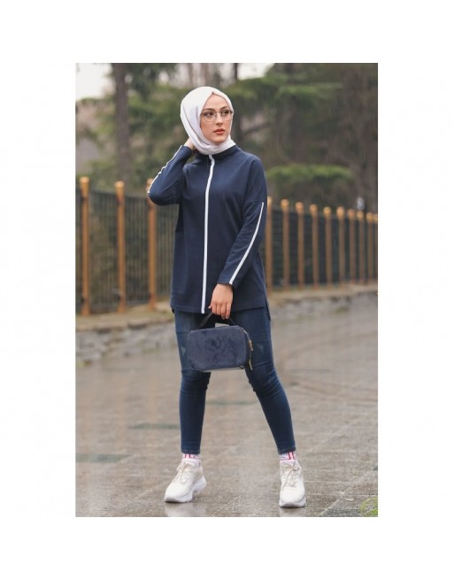 Haut Sportswear pour femme - Tunique Sport à bandes - Couleur bleu marine Haut Sportswear pour femme - Tunique Sport à bandes - Couleur bleu marine